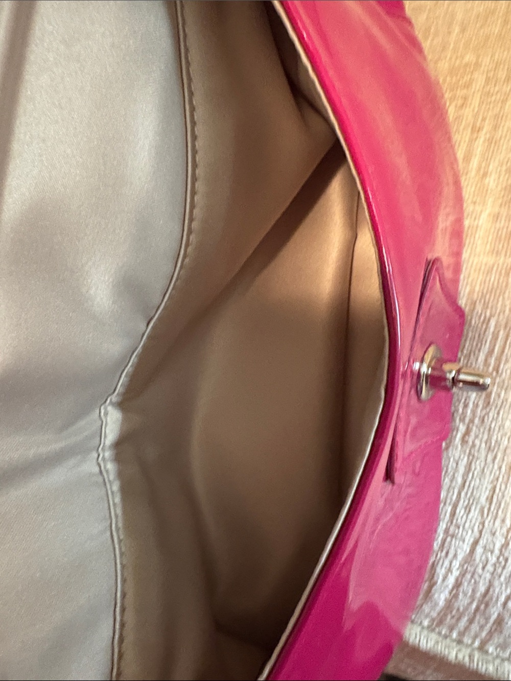 Rare Coach Hot Pink Patent Quilted Shoulder Bag with Silver Chain Straps. - Picture 10 of 15